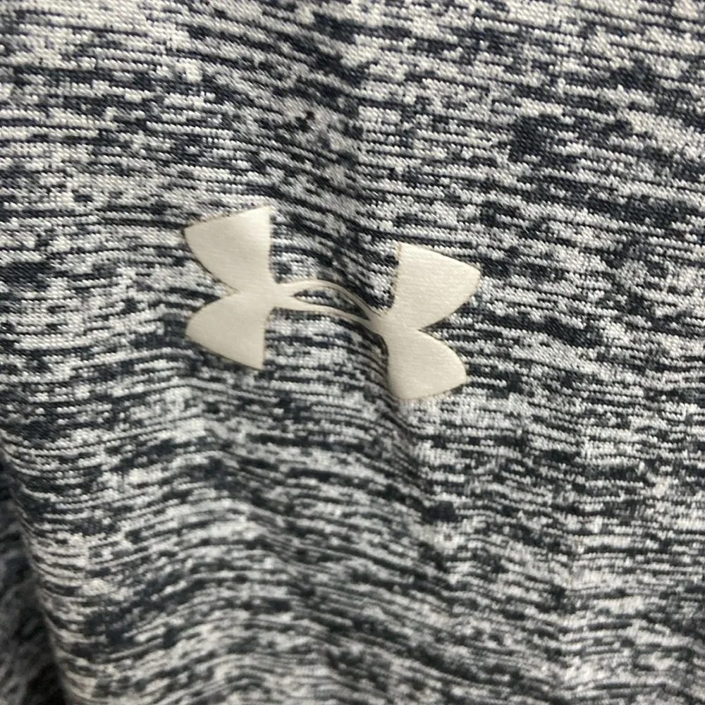 Under Armour Heathered Black Quarter-Zip Top - Picture 3 of 6